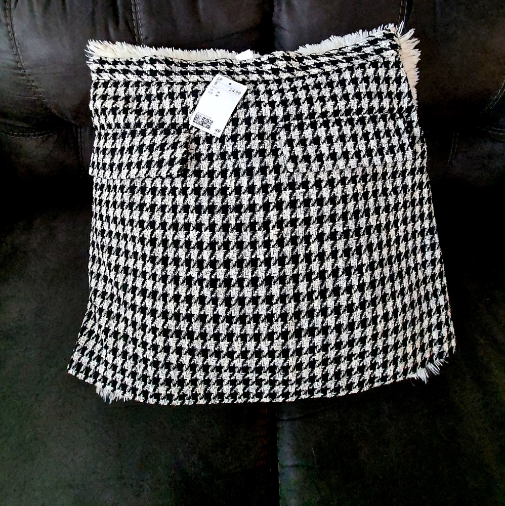 H&M houndstooth mini skirt size 14